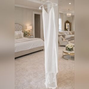 NWT Miss Veil Size 2 Wedding Gown With Train